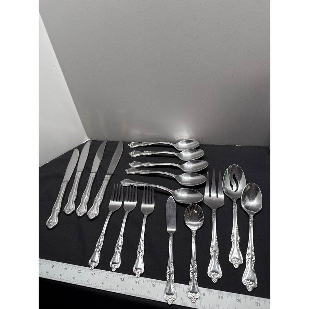 Oneida Azalea Stainless Glossy 17-Piece Vintage Flatware Set Pattern OSHA